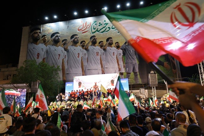 Tuyển Iran đến World Cup với nhiều khó khăn ngoài sân cỏ.