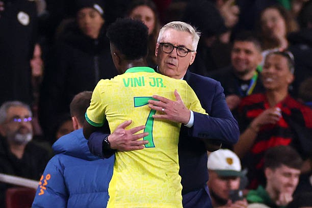 Carlo Ancelotti sẽ phải giải quyết vấn đề của tuyển Brazil.