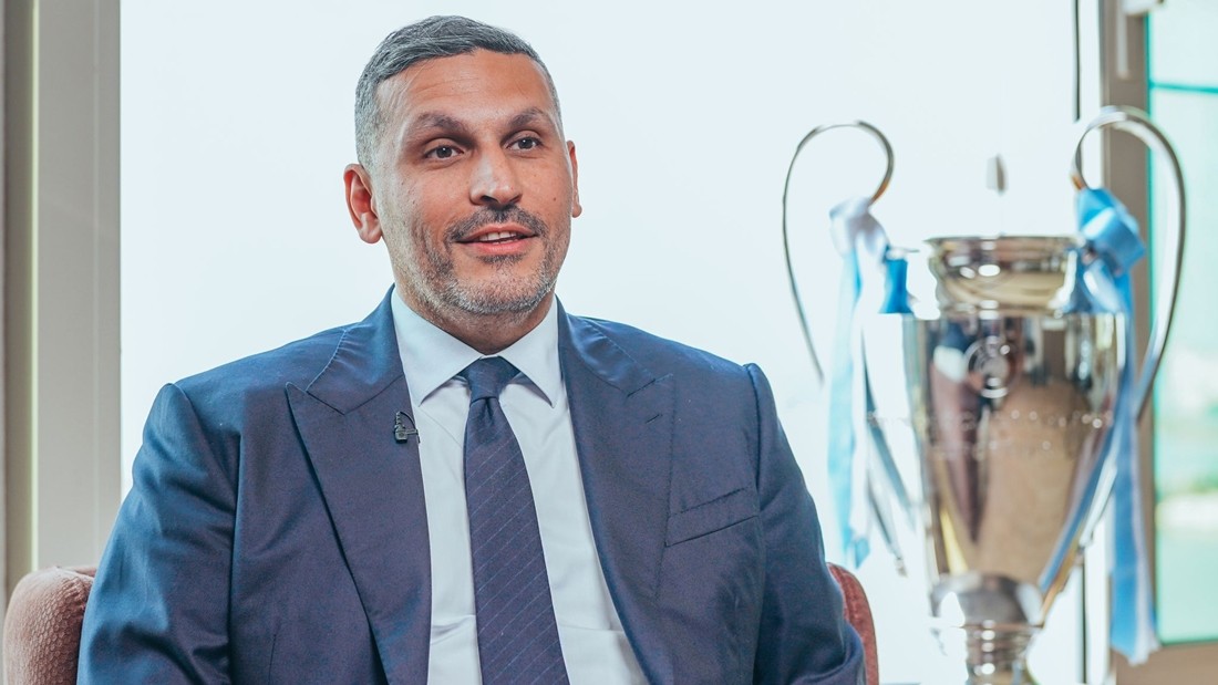Chủ tịch Khaldoon Al Mubarak khẳng định Man City sẽ không đổi chủ.