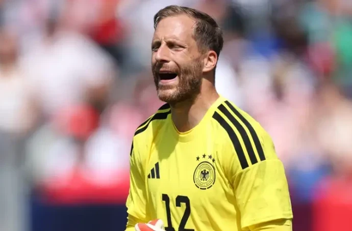 Thủ thành Oliver Baumann là lựa chọn số 2 sau Neuer.
