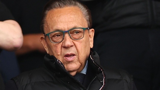 Chủ tịch West Ham rời vị trí
