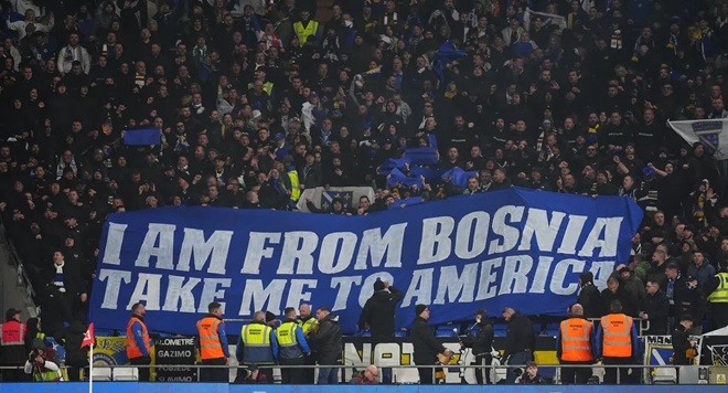 Bosnia đã đánh bại Ý để giành vé đến World Cup.