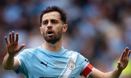 Silva thừa nhận việc đang cân nhắc khả năng gia nhập Barca.