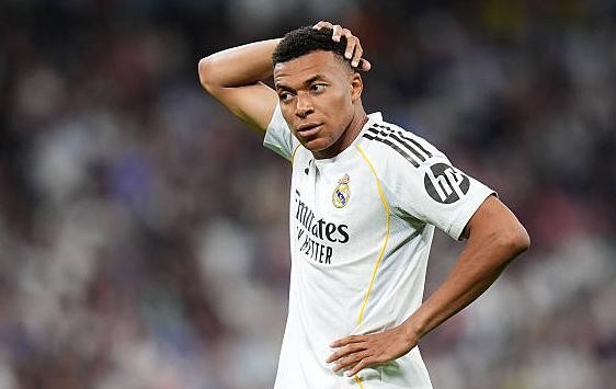 Kylian Mbappe vừa trải qua một mùa giải trắng tay cùng Real Madrid.