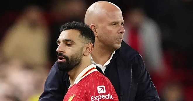  Salah và Slot đã có những mâu thuẫn công khaui.
