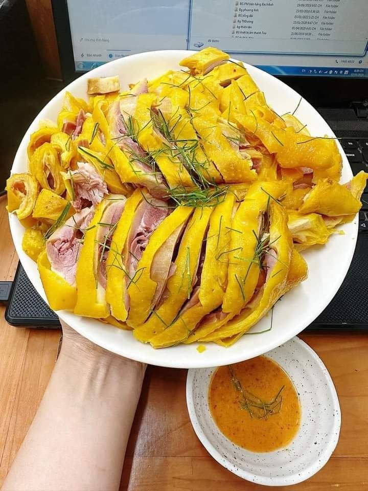 lá chanh giúp bảo vệ sức khỏe khi ăn thịt gà