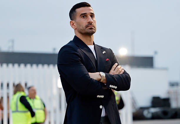 Ehsan Hajsafi không hài lòng về việc Iran bị chậm trễ visa dự World Cup.