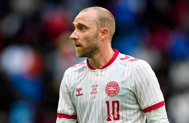 Christian Eriksen gặp sự cố ở trận đấu gặp Ukraine.