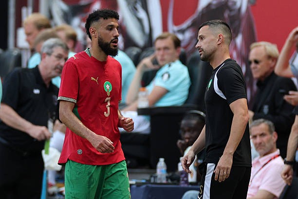 Noussair Mazraoui rời sân giữa chừng ở trận đấu với Na Uy.