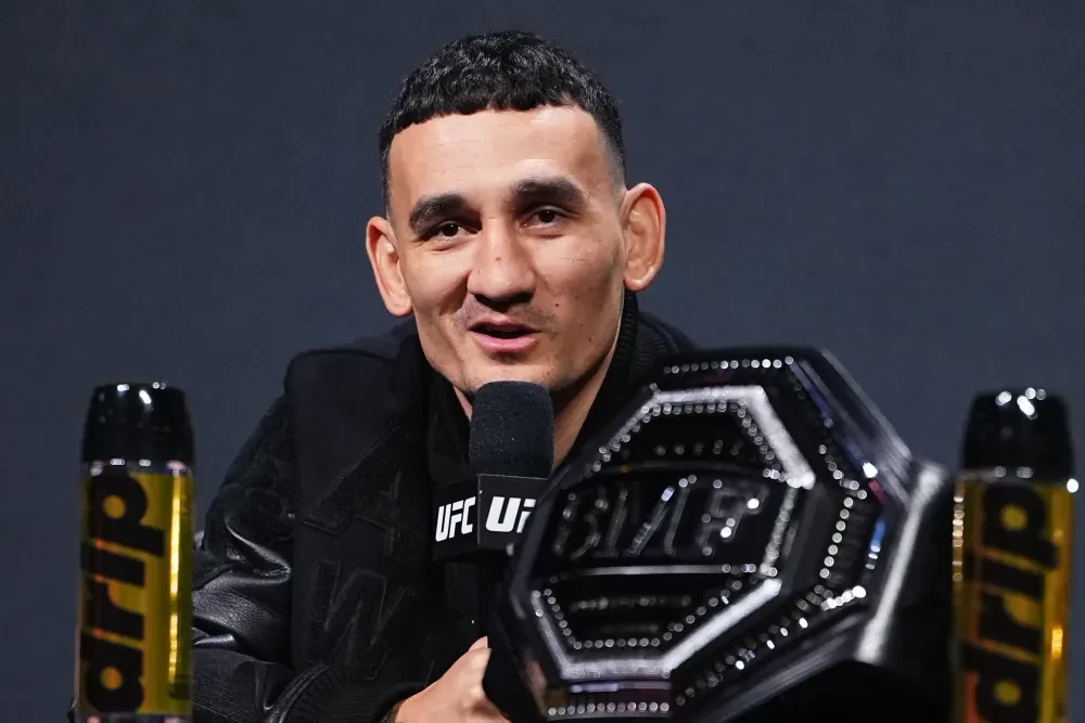 Max Holloway tại buổi họp báo UFC