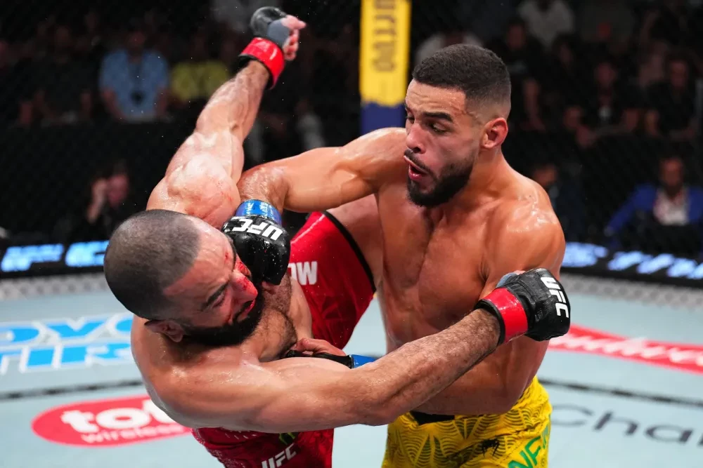 Gabriel Bonfim đấm Belal Muhammad tại UFC Vegas 118