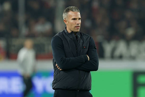 Van Persie mất việc mang đến cơ hội bất ngờ cho Slot.