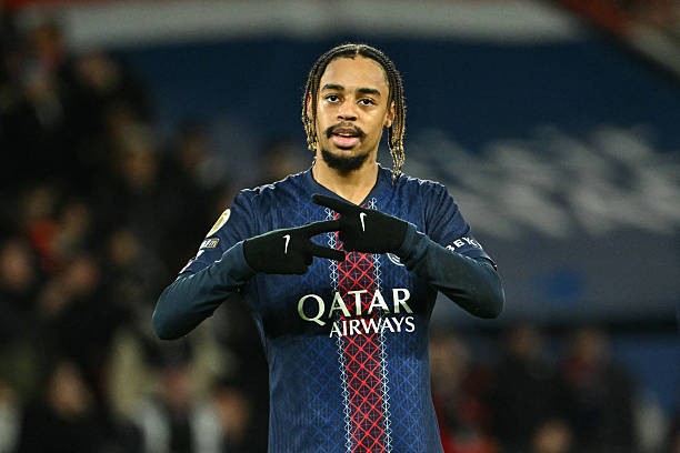 Liverpool có thể thâu tóm cả Diomande lẫn Barcola.