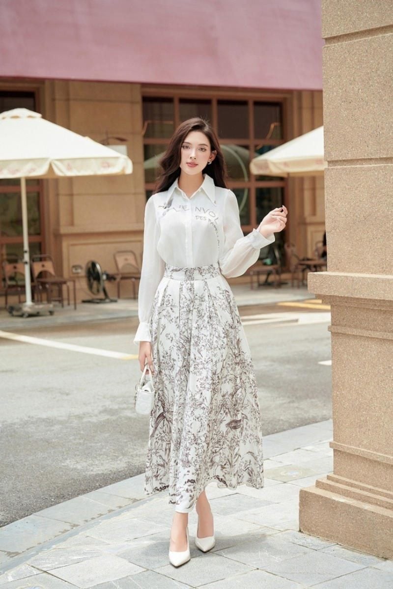Đây là lựa chọn phù hợp cho những ngày dạo phố, du lịch hoặc gặp gỡ bạn bè, mang đến cảm giác trẻ trung và tươi mới hơn.

