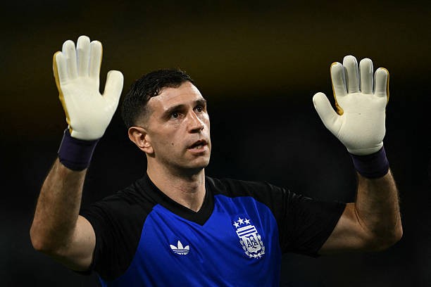 Emiliano Martinez nằm trong tầm ngắm của Juventus