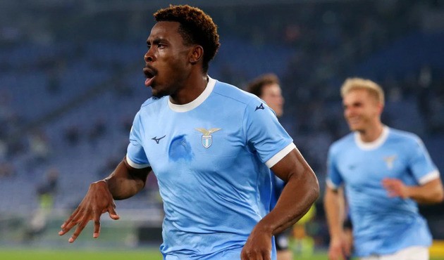 Fisayo Dele-Bashiru từng chơi cho lò trẻ của Man City.