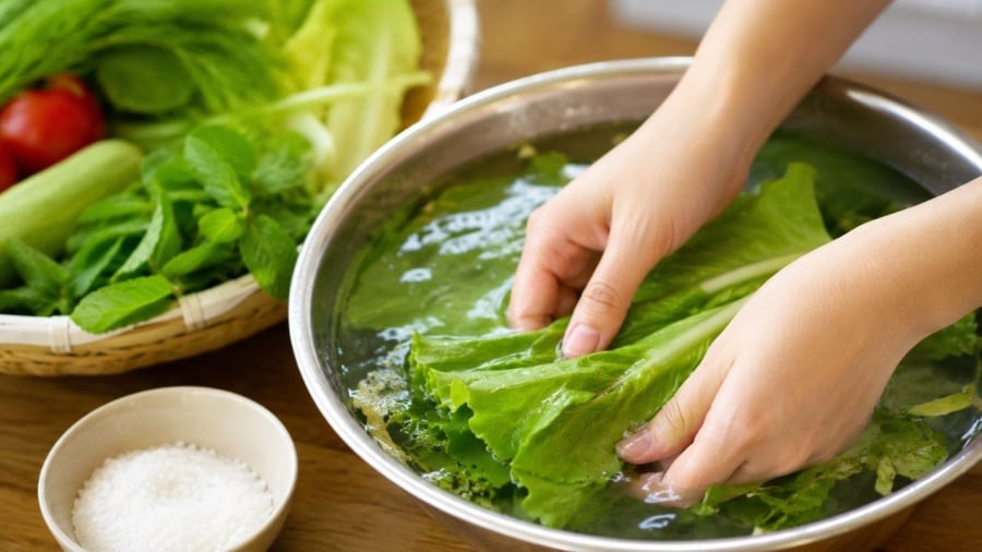 Ngâm rau sống nước muối không thần kỳ như nhiều người nghĩ