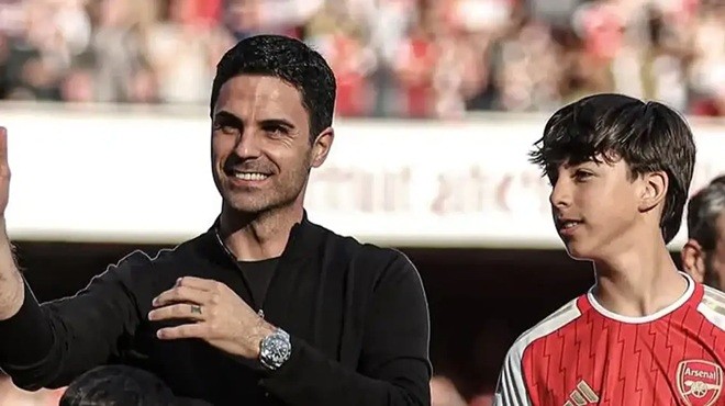 Gabriel Arteta trong màu áo Arsenal.