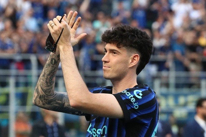  Bastoni sẽ ở lại Inter.