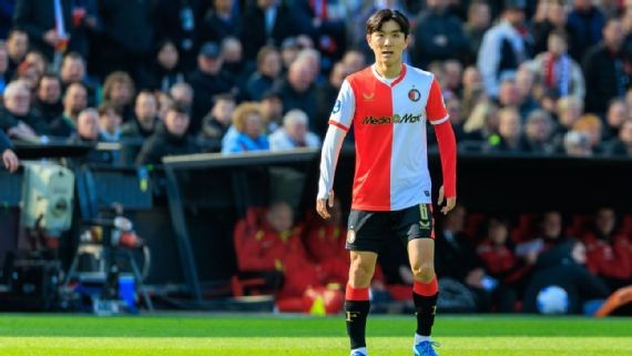 Hwang In-Beom trong màu áo .