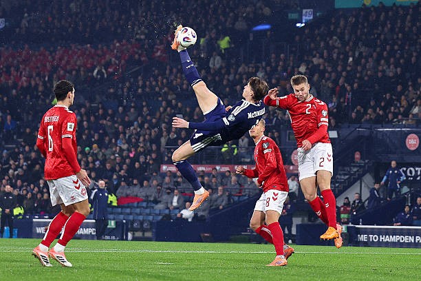 McTominay bùng nổ tại Napoli.