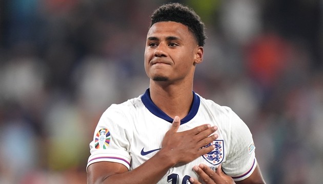 Ollie Watkins tin tưởng vào dàn cầu thủ đóng vai 