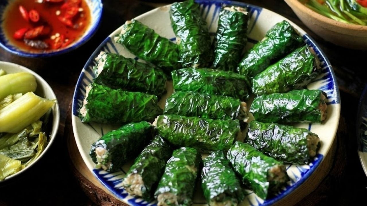 Để chả lá lốt giữ được màu xanh đẹp mắt, bạn cần có những bí quyết nhất định.