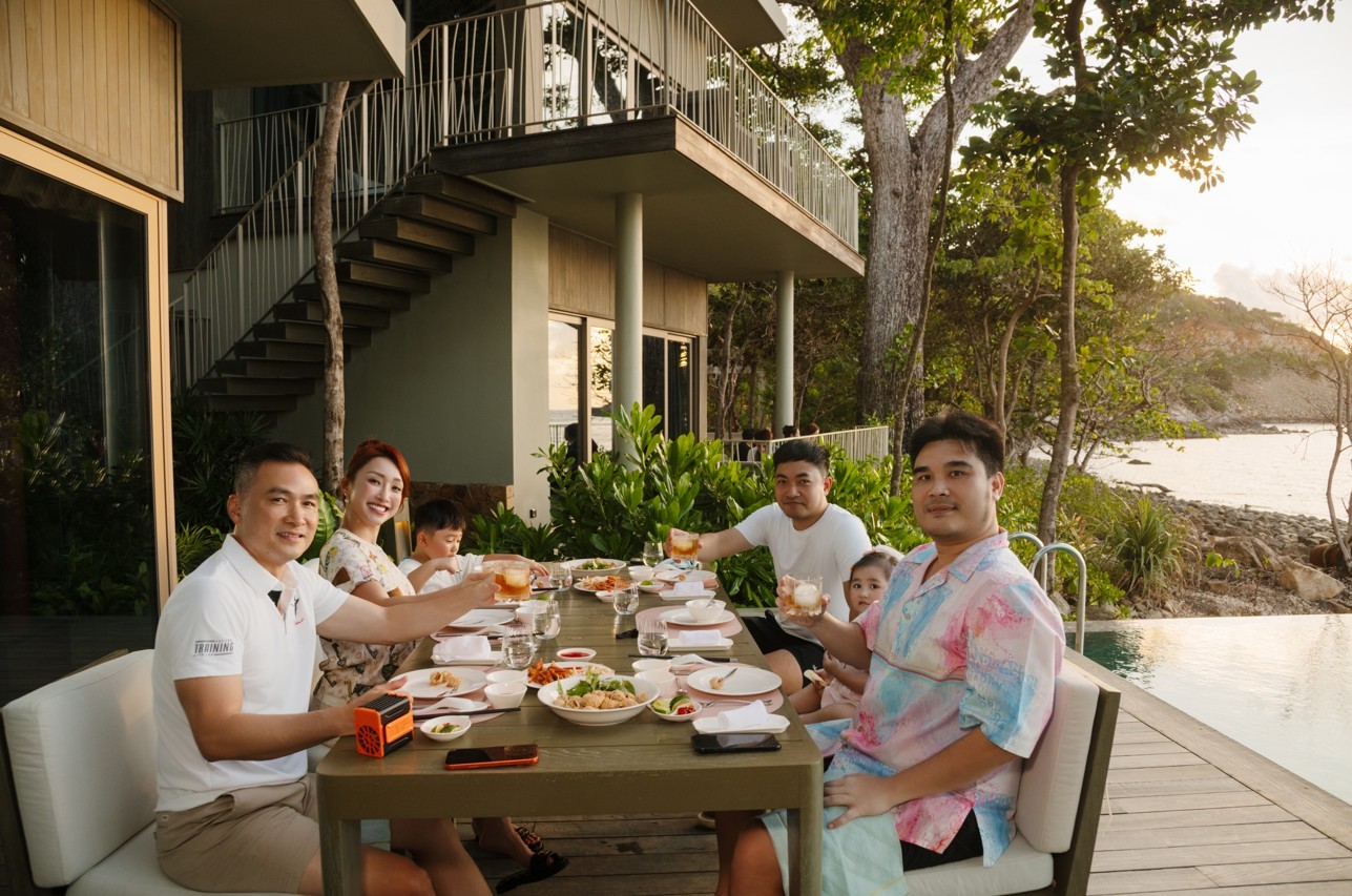 Chi Bảo nghỉ dưỡng cùng gia đình tại Resort Côn Đảo