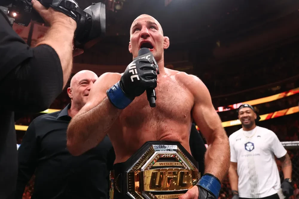 Sean Strickland ăn mừng chiến thắng tại UFC 328