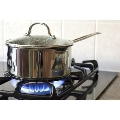Hãy cẩn thận khi dùng bếp gas, nên dùng nồi đã khô