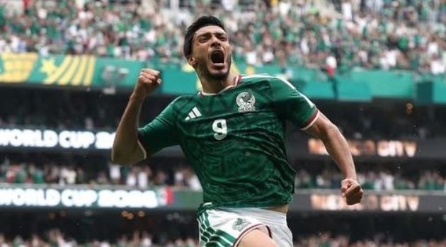 Raul Jimenez toả sáng ở ngày khai màn World Cup.