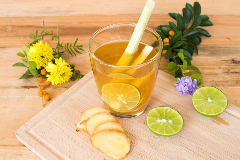 Sở dĩ nước chanh mật ong được nhắc đến trong các phương pháp chăm sóc sắc đẹp là nhờ thành phần giàu dưỡng chất của hai nguyên liệu này.

