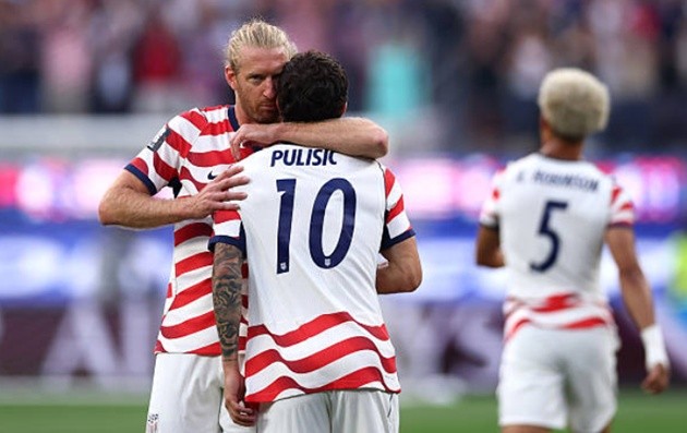 Tim Ream (7.1): Thể hiện kỹ năng chuyền bóng ở đẳng cấp thế giới. Dù gặp đôi chút khó khăn trong pha đua tốc độ sau một tình huống mất bóng, anh vẫn kịp thời sửa sai.
