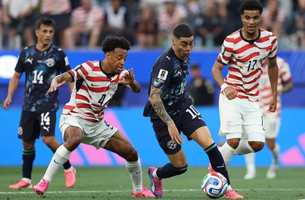 Tyler Adams (6.9): Thi đấu đúng phong độ kỳ vọng ở vị trí số 6. Tuy nhiên, tấm thẻ vàng phải nhận có thể gây khó khăn cho anh ở các vòng sau.
