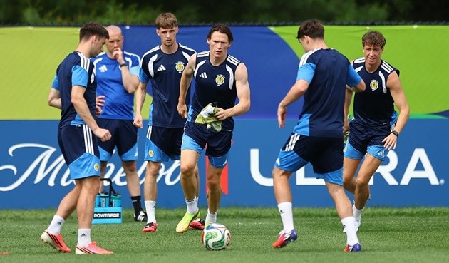 McTominay hỏi Ramsay về bí quyết làm món Risotto.