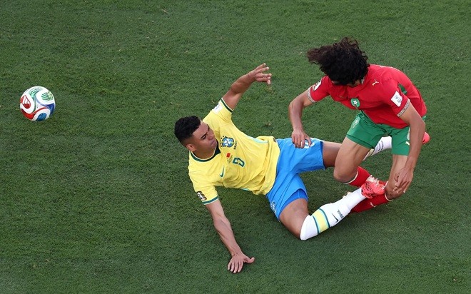 Casemiro đã rời sân ngay sau hiệp 1.