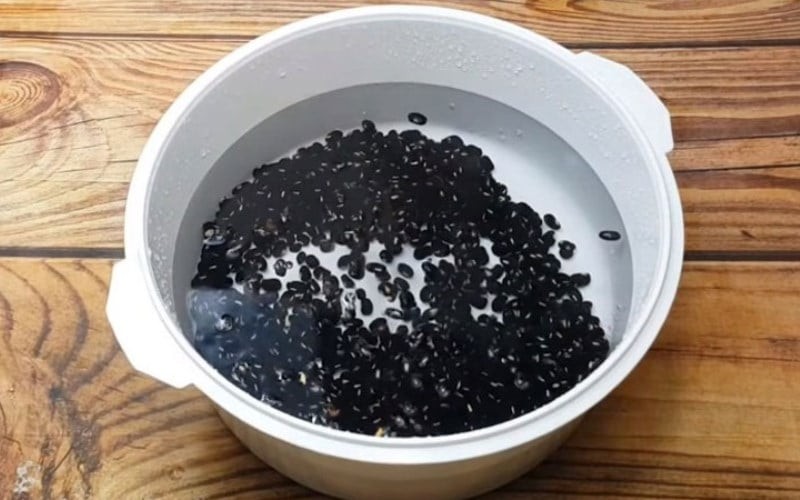 Không ngâm đậu trước khi nấu

