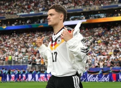 Florian Wirtz - 7.5 điểm: Hoạt động năng nổ bên cánh trái, Wirtz kiến tạo cho Nmecha mở tỷ số và liên tục khuấy đảo hàng thủ đối phương bằng những đường chuyền sắc lẹm.