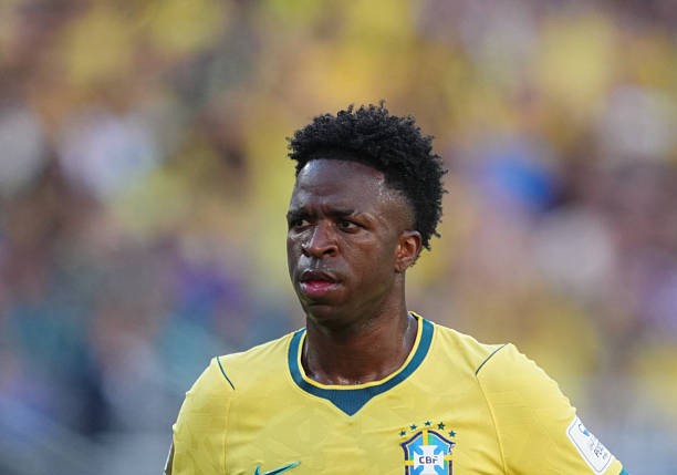 Vinicius Junior bị từ chối sử dụng tiếng Tây Ban Nha.