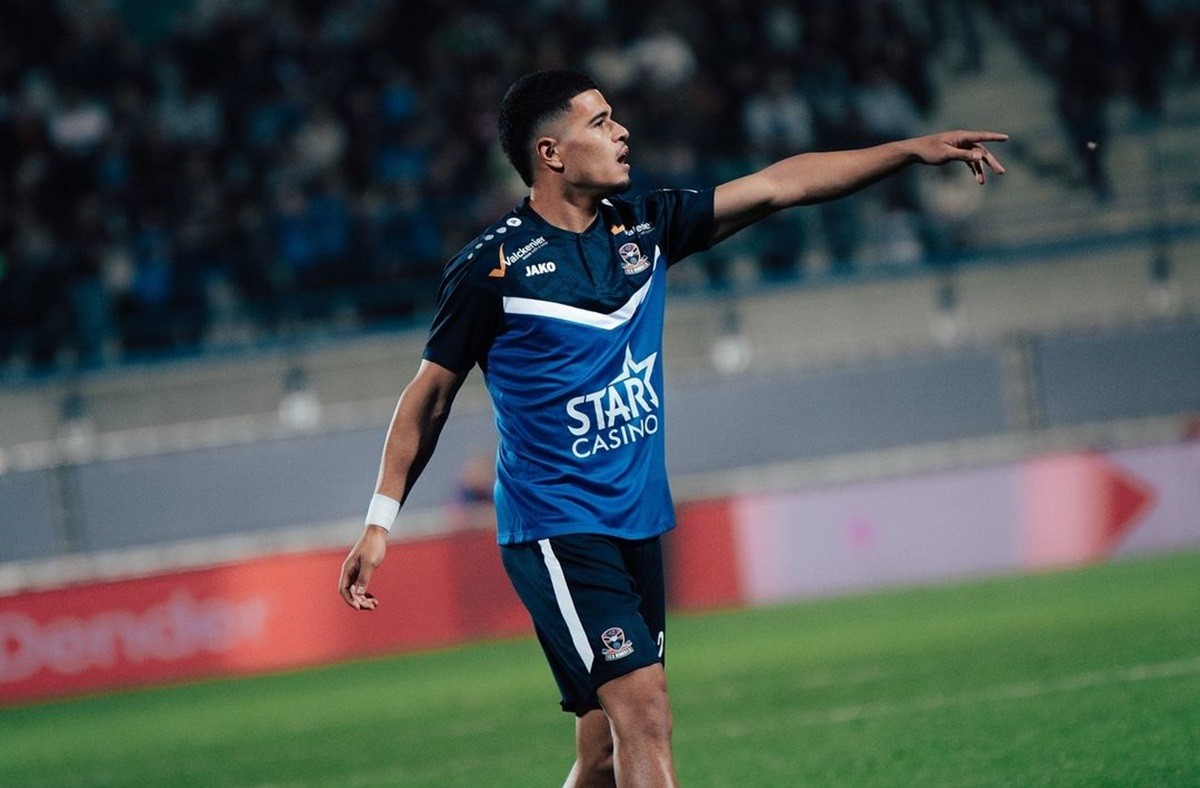 Ragnar Oratmangoen chia tay CLB Bỉ.