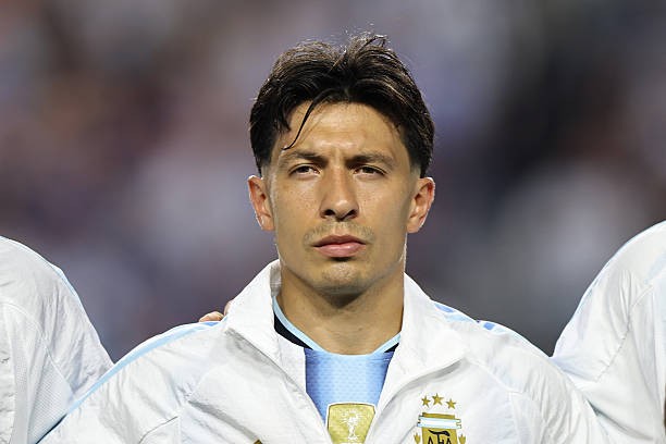 Martinez có khả năng đá ở vị trí hậu vệ cánh trái.