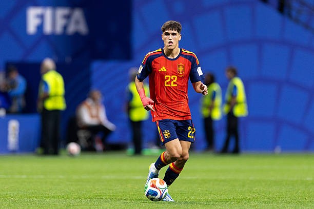 Pau Cubarsi (7.2): Một buổi tối khá thong dong cho tài năng trẻ của Barcelona khi Cape Verde gần như không gây ra áp lực đáng kể phía trên.