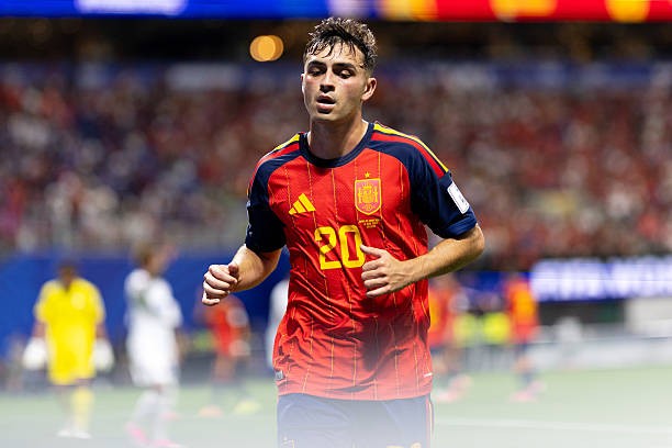 Pedri (6.7): Nhạc trưởng của Barcelona không ngừng nỗ lực tạo đột biến nhưng đây là màn trình diễn kém so với tiêu chuẩn cao thường ngày của anh. Anh lẽ ra phải làm chủ được những trận đấu như thế này.