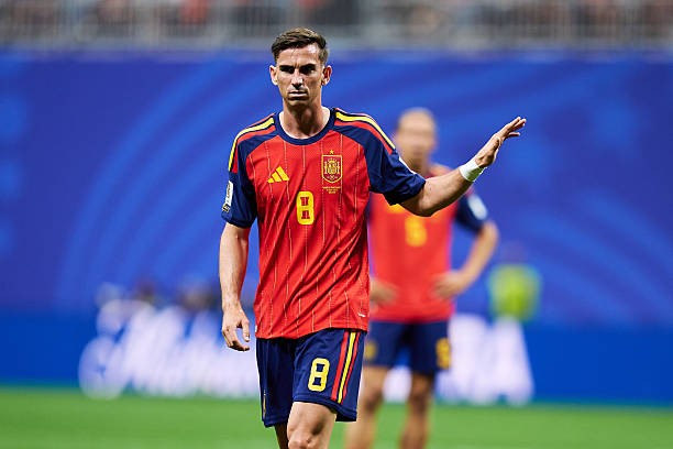 Fabian Ruiz (6.5): Nỗ lực dâng cao để tìm kiếm bàn thắng nhưng không thành công; tiền vệ của PSG vẫn cho thấy sự chậm chạp sau chấn thương gần đây.