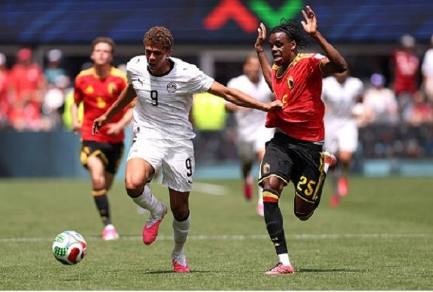 Nathan Ngoy (6.6): Suýt trả giá vì chuyền bóng vào chân Marmoush và đẩy ngã cầu thủ này trong vòng cấm sau khi dễ dàng bị vượt qua ở trung lộ.