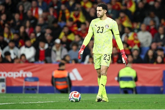 Oufa Shobeir (7.1): Trấn giữ khung thành với sự tự tin cao độ, Shobeir đã có một ngày thi đấu ấn tượng với hàng loạt pha cứu thua xuất sắc. Khả năng làm chủ không gian và phản xạ nhanh nhạy của anh đã giúp Ai Cập đứng vững trước các đợt hãm thành liên tục từ đối phương. Anh hoàn toàn không có lỗi trong bàn thua duy nhất của đội nhà.