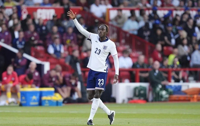 Chalobah được triệu tập ngay trước ngày ra quân.