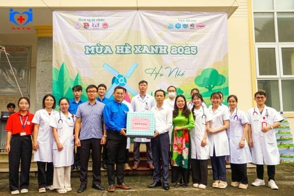 “Khám chữa bệnh” cho người dân tại xã Kiến Thiết, tỉnh Tuyên Quang (Mùa Hè Xanh 2025)