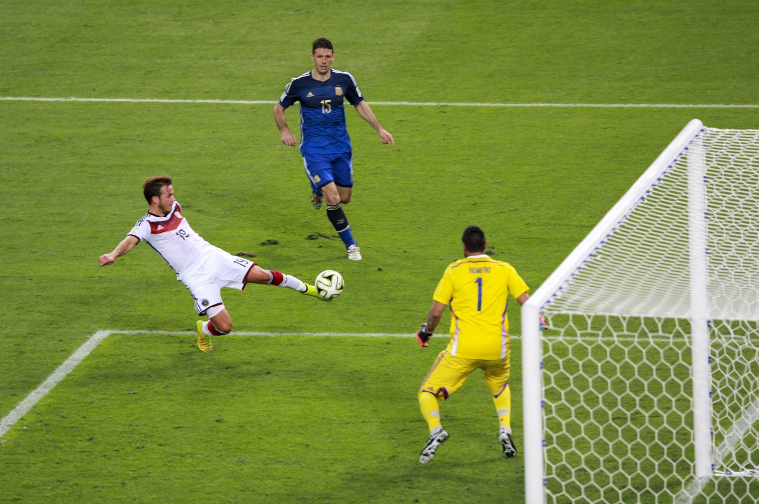 Đức đánh bại Argentina từ bàn thắng trong thời gian thi đấu hiệp phụ của Gotze