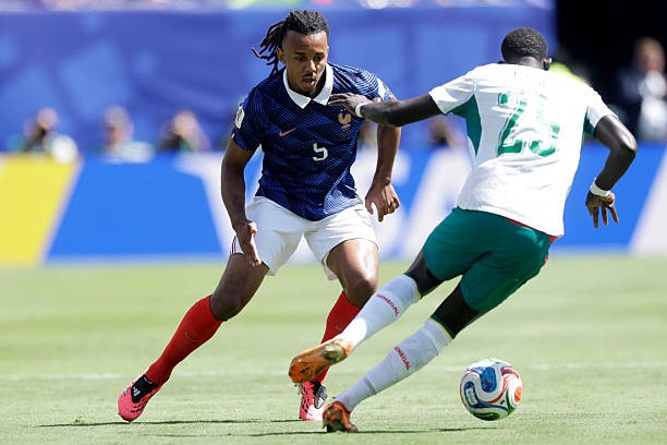 Jules Kounde (7.1): Đôi lúc gặp khó khăn trước sự lắt léo của Sadio Mane, nhưng Kounde đã hỗ trợ tấn công hiệu quả và càng chơi càng tự tin hơn khi trận đấu trôi về cuối.